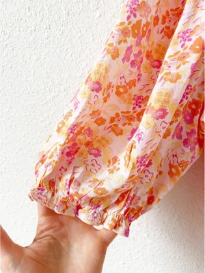 Charlie Holiday Penelope Blouse Pink Floral Size 8 Crop Top Smocked Peasant thumbnail 4