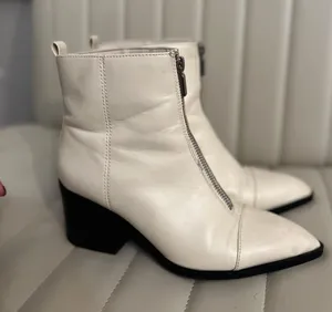 Pointy White Zipper Boots  thumbnail 2