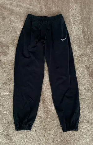 Black Nike Dri-Fit Sweatpants thumbnail 1
