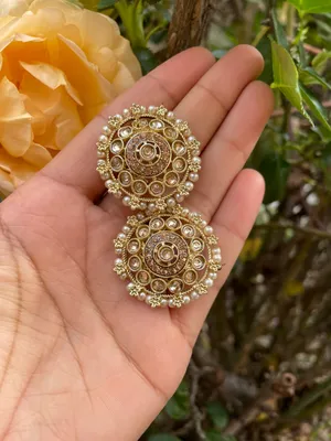 golden earrings thumbnail 4