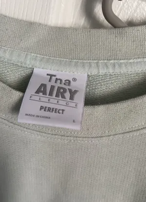 Aritzia TNA Green Sweatshirt thumbnail 3