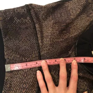 Lululemon Wunder Under Leggings Golden Goddess Cashew Brown Print thumbnail 9