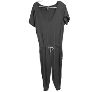 Vuori All Day Jumpsuit Charcoal Heather V Neck Jogger Athleisure Size M thumbnail 2