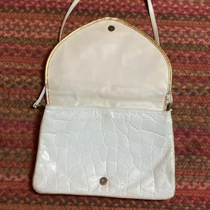 80s VINTAGE WHITE GENUINE LEATHER STUDDED PURSE / OVERSIZED CLUTCH thumbnail 3