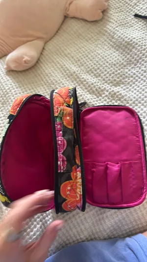 Vera Bradley travel case thumbnail 6