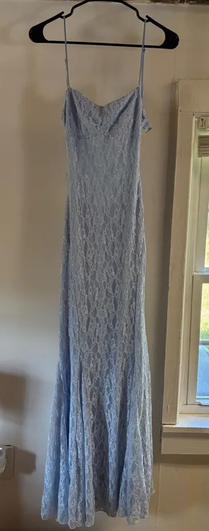 Opal and Oak Boutique Baby Blue Lace Dress thumbnail 1
