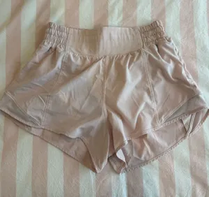 Lululemon High-Rise Shorts 2.5" thumbnail 1