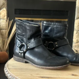 Frye Phillip Harness Short Ankle Boots Womens Size 7 B Black Leather‎ Zip Moto thumbnail 2