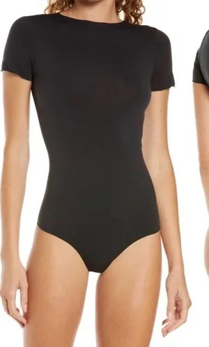 Skims Essential T Shirt Thong Bodysuit Size L/XL Black Seamless Shapewear Casual thumbnail 1