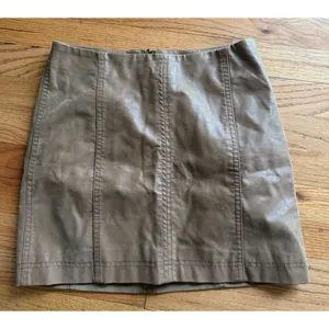Free People Modern Femme Vegan Leather‎ Mini Skirt Size 2 Brown Short Faux thumbnail 2