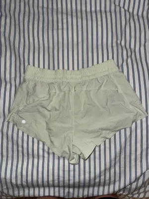 Athleta Hustle 3" Shorts thumbnail 2