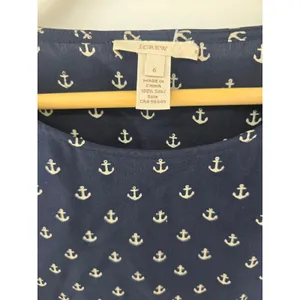 J.Crew Silk Blouse Women 6‎ Anchor Print Navy Blue Gold Button Boatneck* thumbnail 2