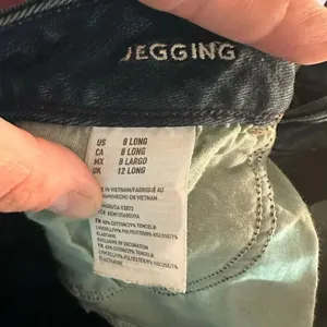 American Eagle stretchy 8 long dark wash normcore jeggings thumbnail 2
