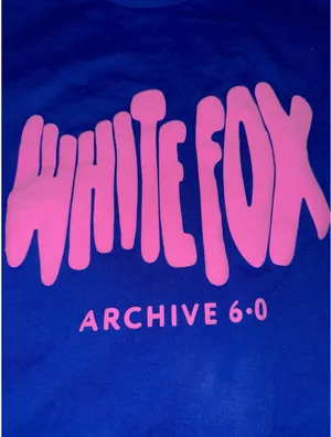 Brand New White Fox Archive 6.0 Oversized Tee in Blueberry & neon pink Size M/L thumbnail 5