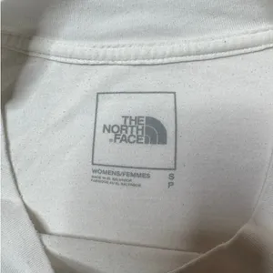 The North Face White Half Dome Cropped Boxy Tee Women’s Small thumbnail 7