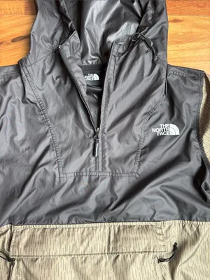 North Face windbreaker thumbnail 2