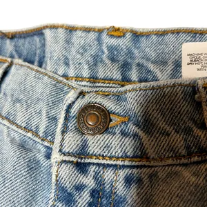 Levi's 561‎ Loose Fit Straight Leg Jeans Size 12 Light Wash Button Fly Vintage thumbnail 4