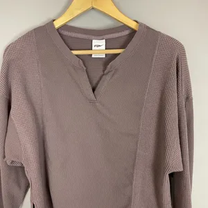 Nike Yoga Dri-Fit Luxe Cover-Up Shirt‎ Women Long Sleeve Henley Size Medium Knit thumbnail 5