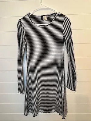 Divided H&M Black and White Stripe Dress BodyCon Crewneck Size 6 Preppy Minimal thumbnail 5