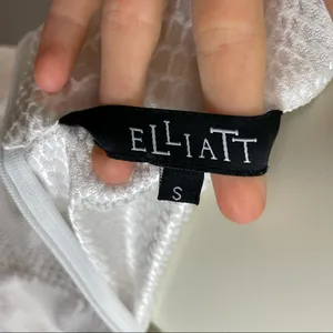 Elliatt Snakeskin White Dress Mini Off The Shoulders‎ Cut-Out Short Animal Print thumbnail 4