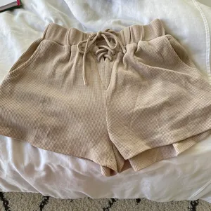 Princess Polly Lovers Lane Shorts thumbnail 1