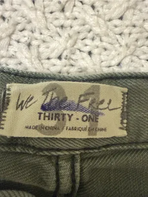 We The Free Womens Shorts 31 Army Green Mid Rise Button Fly Cut Off Denim thumbnail 2
