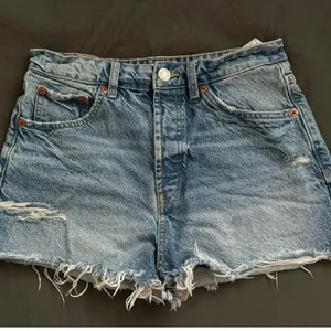 Zara Denim Blue Women's Shorts thumbnail 1