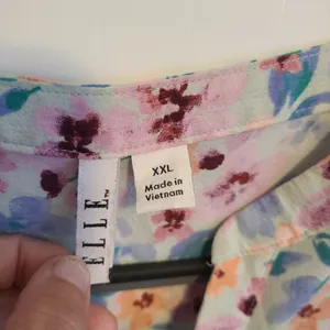 Elle Women's Size XXL Flutter Sleeve Top Floral V Neck Flowy Plus thumbnail 3