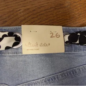 Altar'd State Mid Rise Womens Denim Jean Shorts Size 26 Distressed Fabric Belt Light Wash Blue NWT thumbnail 5