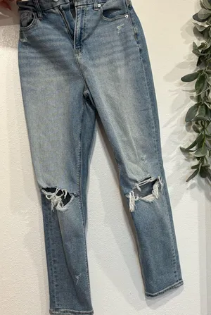 American Eagle Jeans Mom thumbnail 1