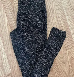 Lululemon 28” Aligns thumbnail 2