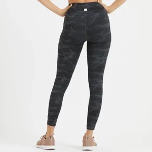 Vuori Clean Elevation Leggings Black Camo Size Medium 7/8 Length thumbnail 2
