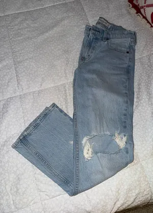 Abercrombie mid rise Jeans thumbnail 1