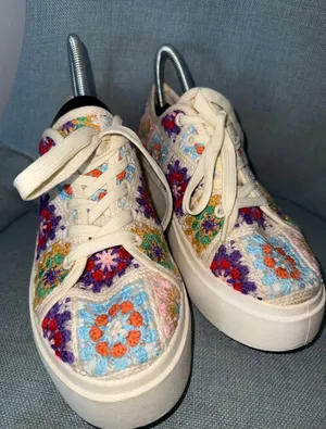 DL 1990 Crochet Granny Square Platform Sneakers Multicolor Boho Shoes Womens 7.5 thumbnail 1