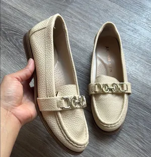 Anne Klein Cream Loafer Women’s Business Casual Flats with Gold Chain Pebbled thumbnail 1