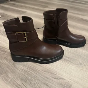 Unisa Women’s Size 6.5 Brown Unjezzo-R Boots NWOT thumbnail 2
