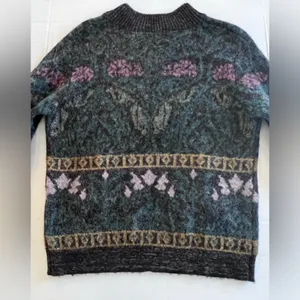 Gimmicks by BKE Women’s Sweater thumbnail 7