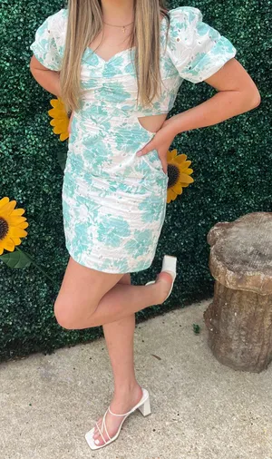 Dress thumbnail 1