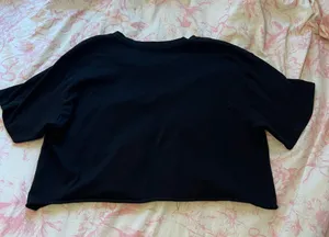 Cropped Tee Black Size L thumbnail 2