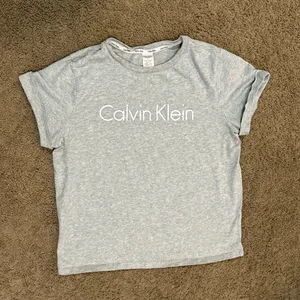 Calvin Klein Gray Logo Sleep Tee T-Shirt Loungewear Women’s Size Medium thumbnail 4