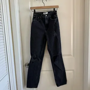Abercrombie Curve Love Ultra High Rise 90s Straight Jean thumbnail 5