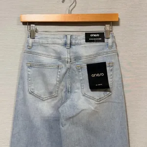 Oneso Los Angeles Mid Rise Wide Leg Jeans Light Wash Blue OSW8001 Size 24 thumbnail 6