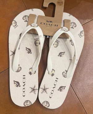 NWT Coach Zayn Flip Flop With Shell Print CBM87 Chalk US 10 thumbnail 1
