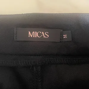Micas Black Wide Leg Trousers Women Medium High Waist Pleated Dress Pants thumbnail 3