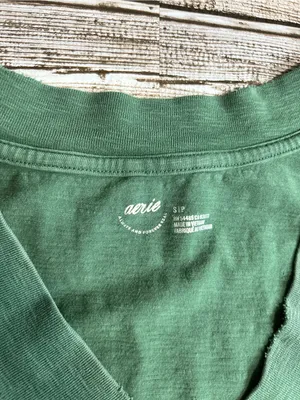 Aerie Oversized Women's Green V-Neck Cozy Tshirt size small thumbnail 3