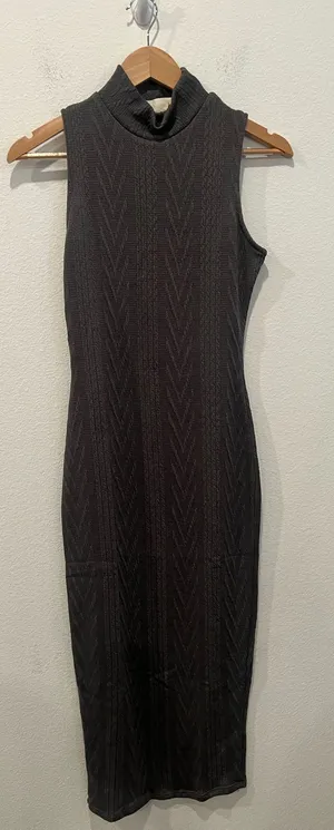 Sleeveless Mock Neck Ribbed Midi Dress thumbnail 1