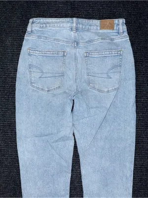 American Eagle Mom Jean Light Blue Wash Strigid Denim Women’s 2 X-SHORT thumbnail 4