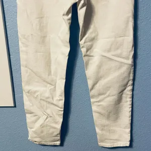 Size 4 American Eagle White Mom Straight Leg Stretch Jeans thumbnail 9