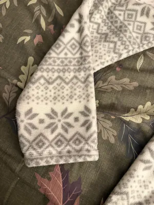 Old Navy Women's White & Gray Fair Isle Zip-Up Teddy Jacket thumbnail 5