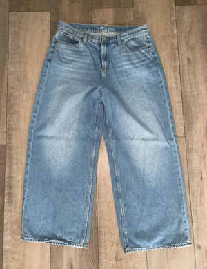 Old Navy High Rise Wide Leg Jeans in Light Blue Wash thumbnail 1